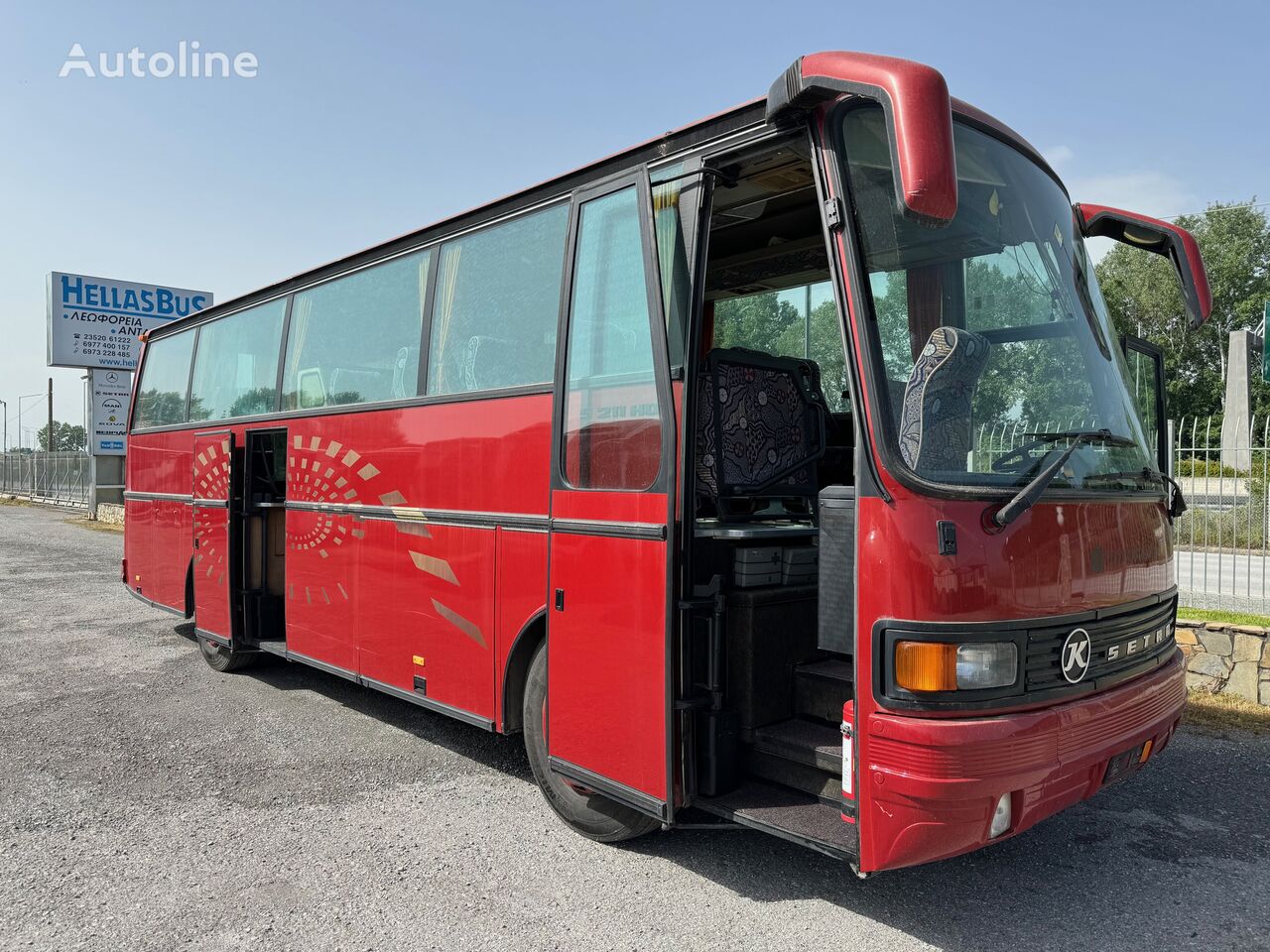 Setra S211 HD coach bus