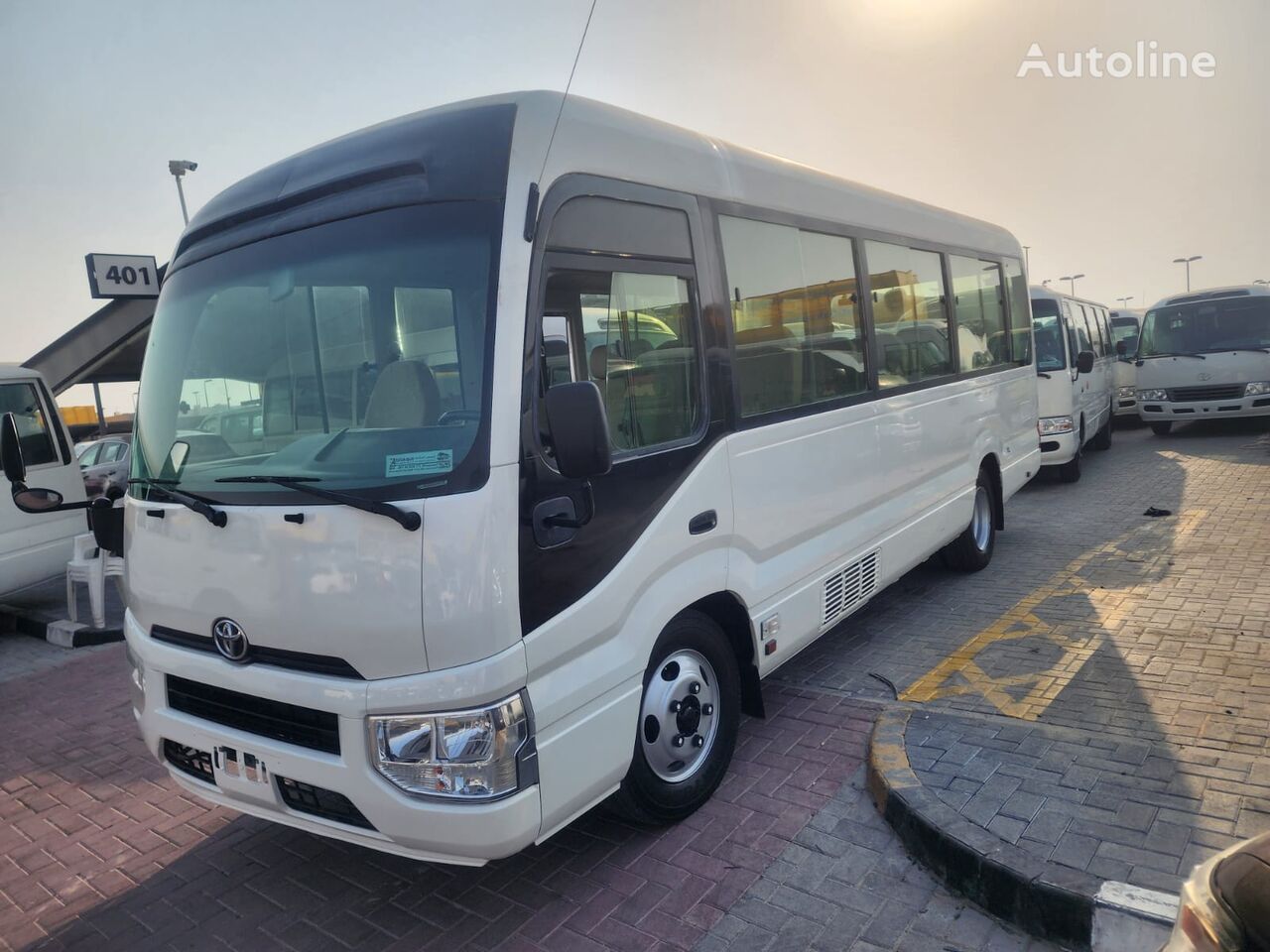 туристический автобус Toyota Coaster Coach bus (Diesel-LHD)