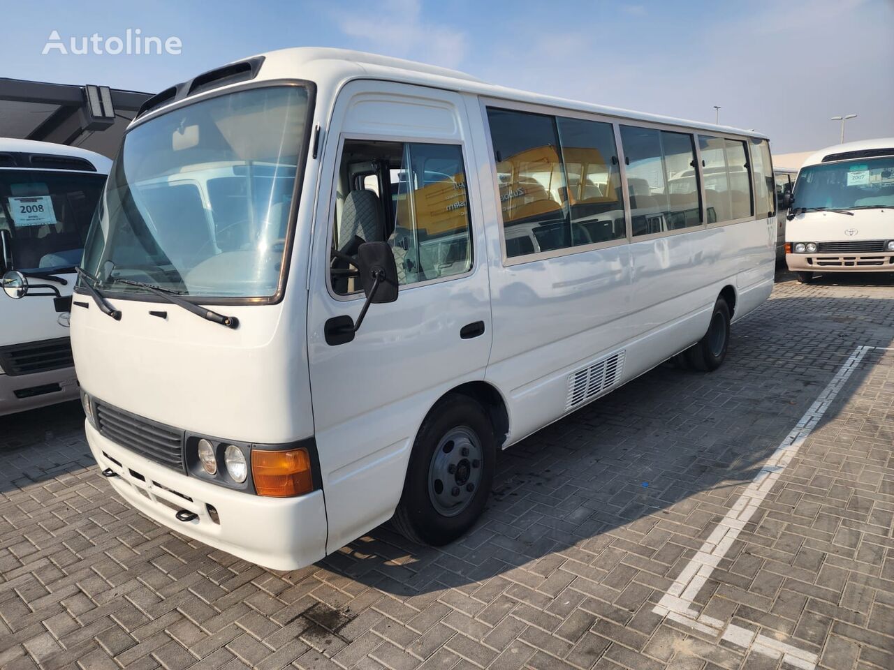 туристический автобус Toyota Coaster coach bus (LHD)