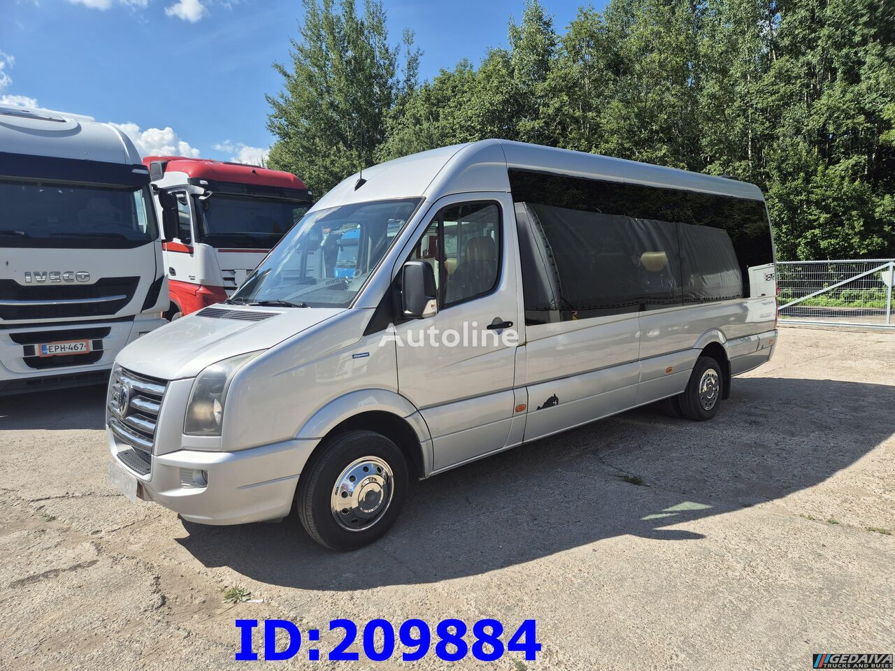 Volkswagen Crafter 17-seats coach bus