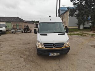 Mercedes-Benz Sprinter combi van