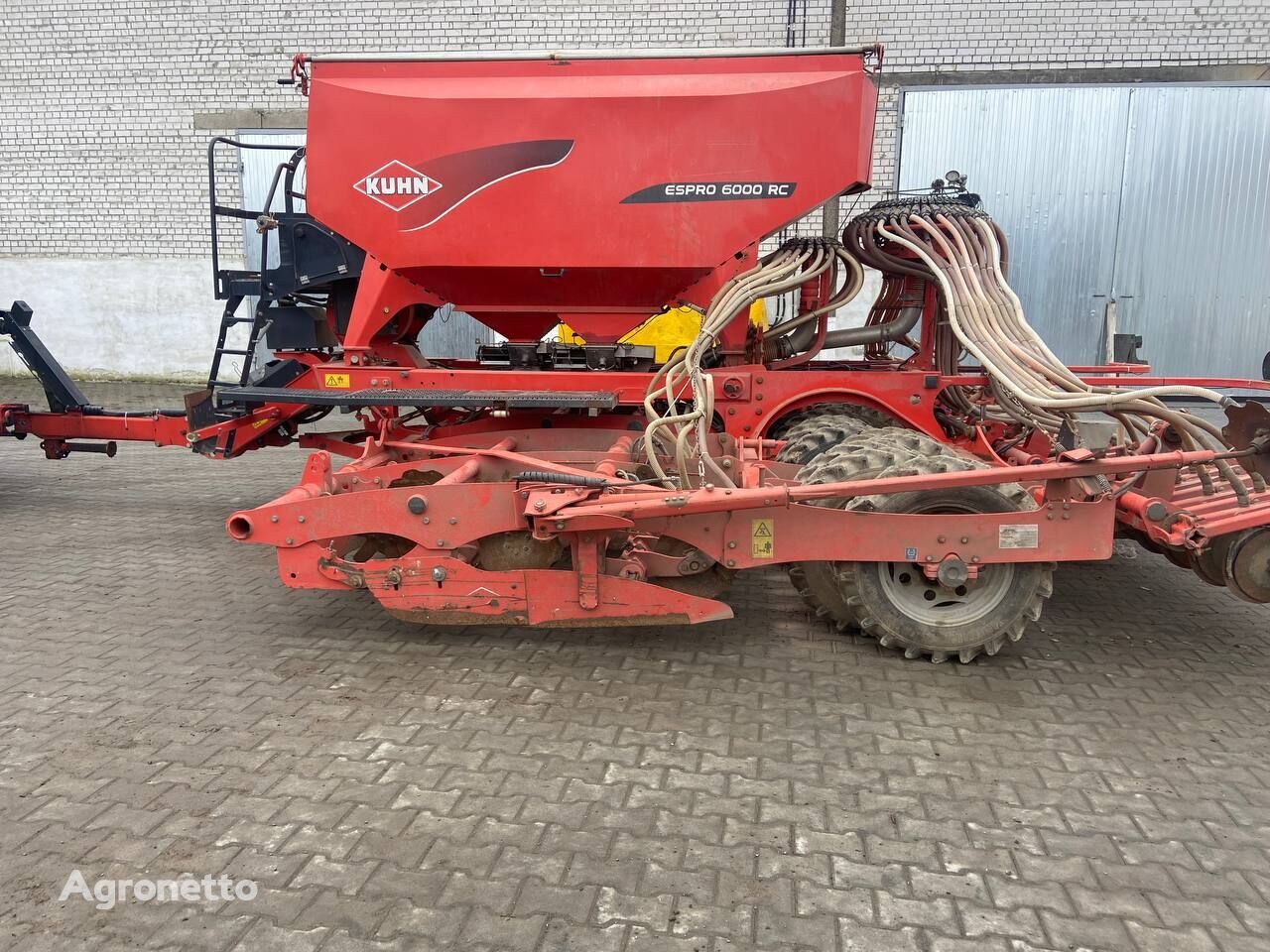 Kuhn Espro 6000 RC combine seed drill