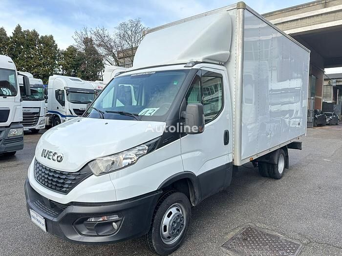 شاحنة مقفلة < 3.5طن IVECO 35C14