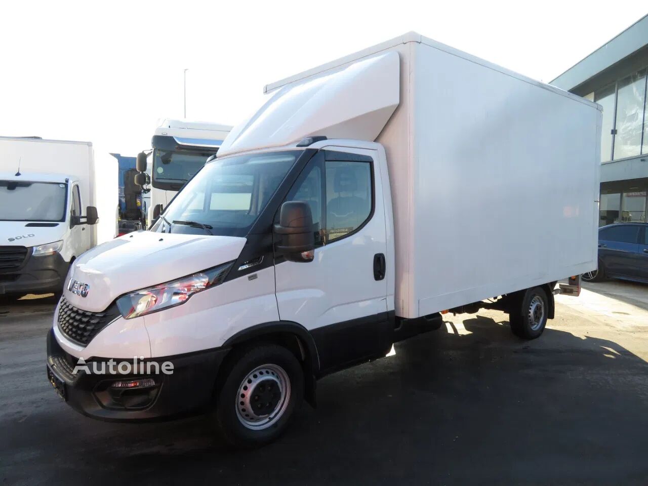 IVECO DAILY 35 S 14 A8 box truck < 3.5t