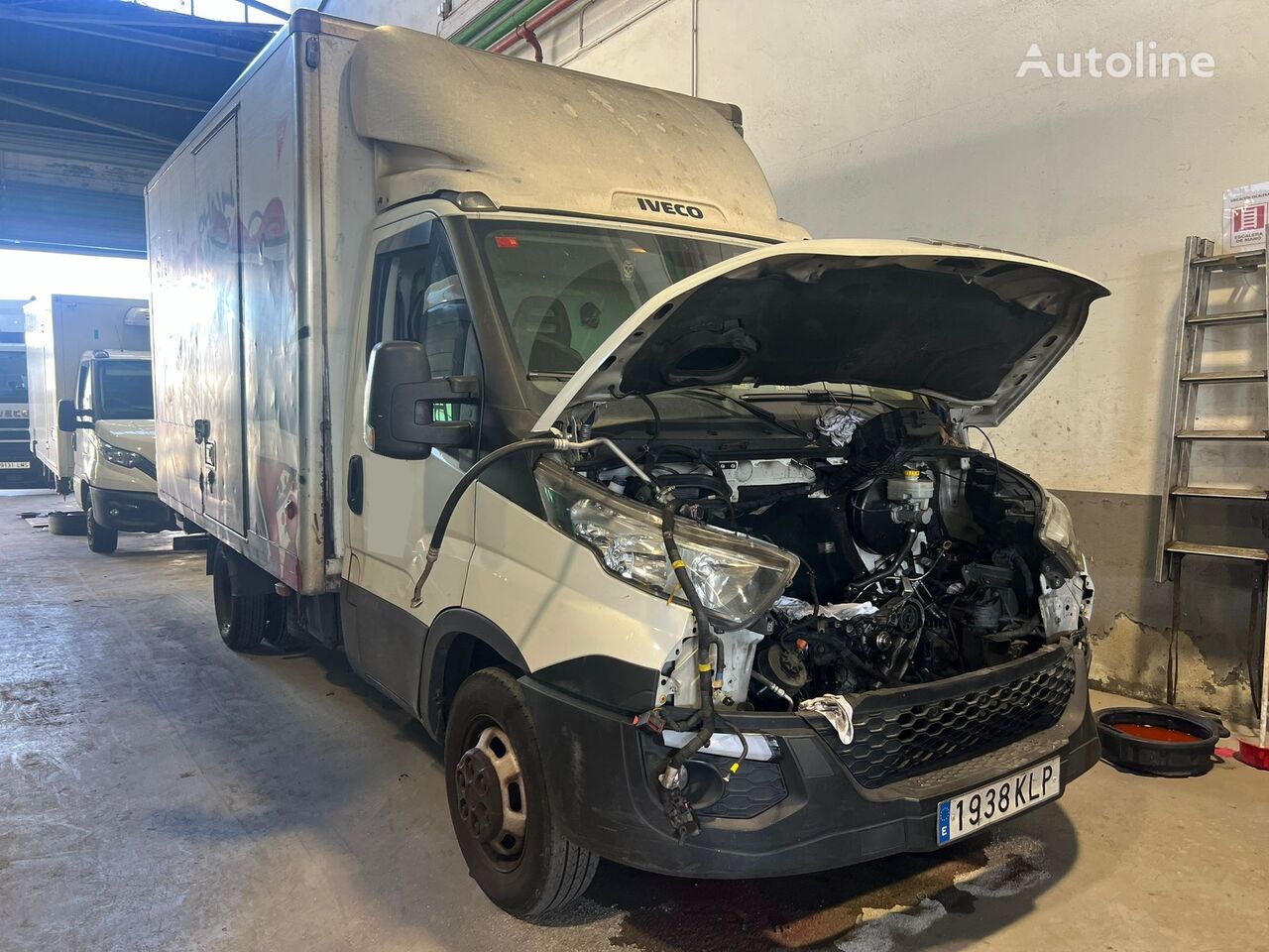 IVECO DAILY 35C14 box truck < 3.5t