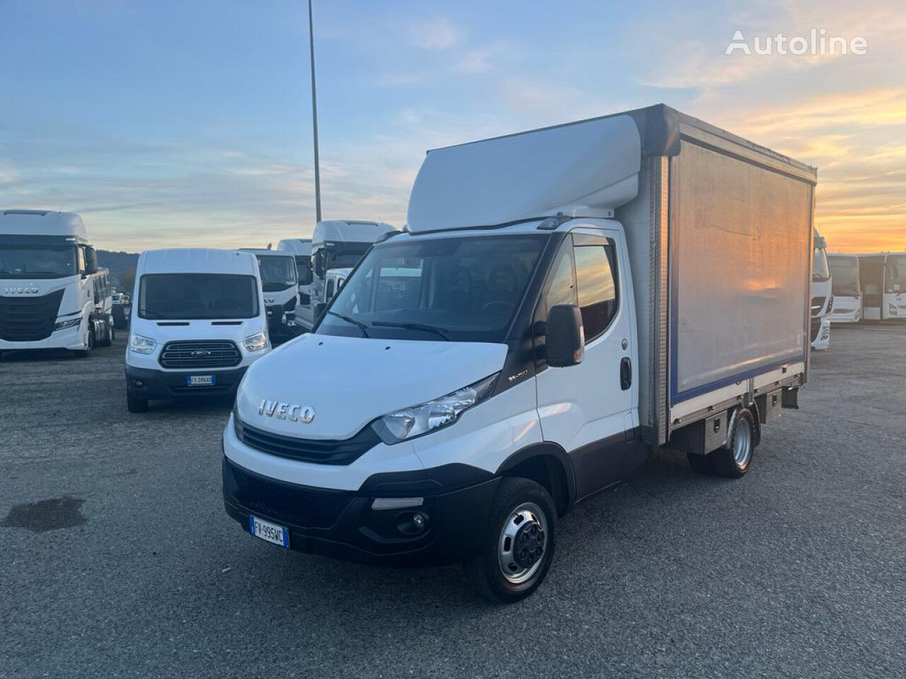 вантажівка фургон < 3.5т IVECO DAILY 35C15