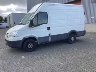IVECO Daily 29 L 10V 300 H2 L box truck < 3.5t