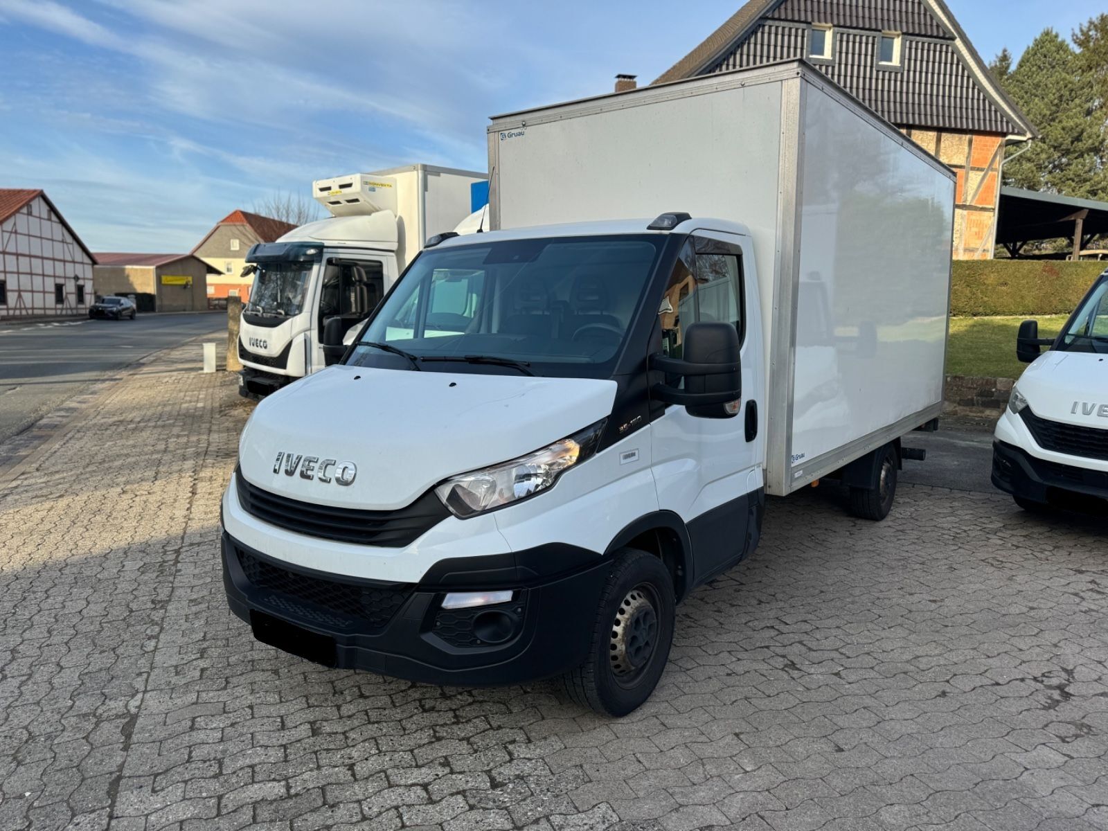 IVECO Daily 35-160 Koffer + Tail Lift kravas furgons < 3.5t