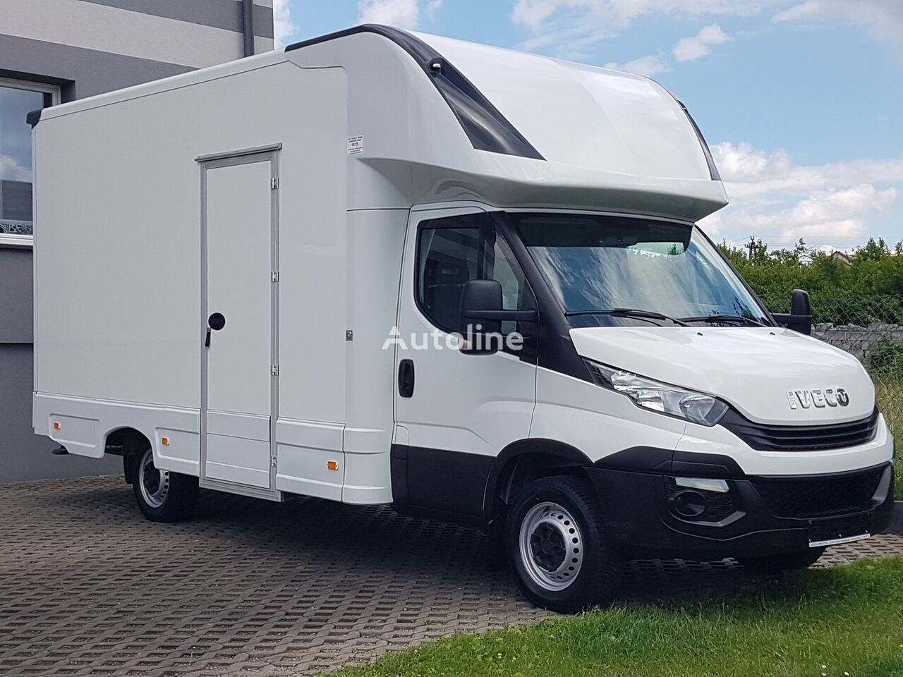 IVECO Daily 35S14 KONTENER NISKOPODŁOGOWY 4,31x2,24x2,42 KLIMA SKLEP camión furgón < 3.5t