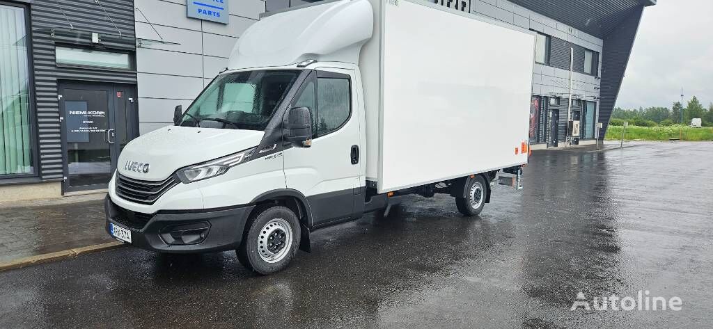 új IVECO Daily 35S18A8 dobozos teherautó < 3.5t