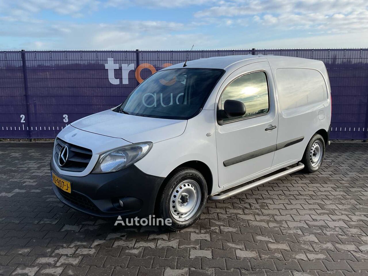 شاحنة مقفلة < 3.5طن Mercedes-Benz Citan 108 CDI