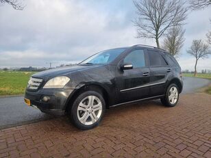 Mercedes-Benz ML 280 CDI 4-Matic box truck < 3.5t