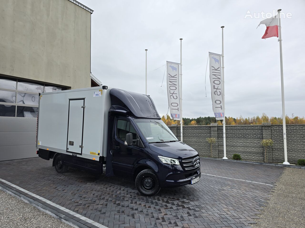 Mercedes-Benz SPRINTER 319 3.0 POWER box truck < 3.5t