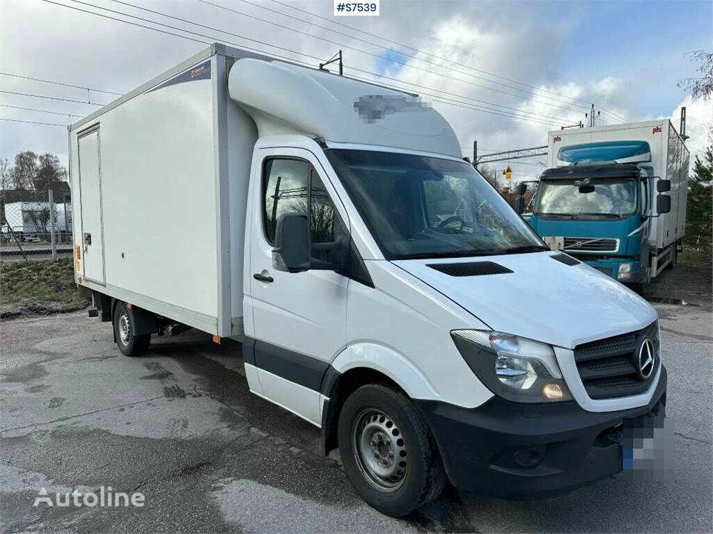 Mercedes-Benz Sprinter box truck < 3.5t