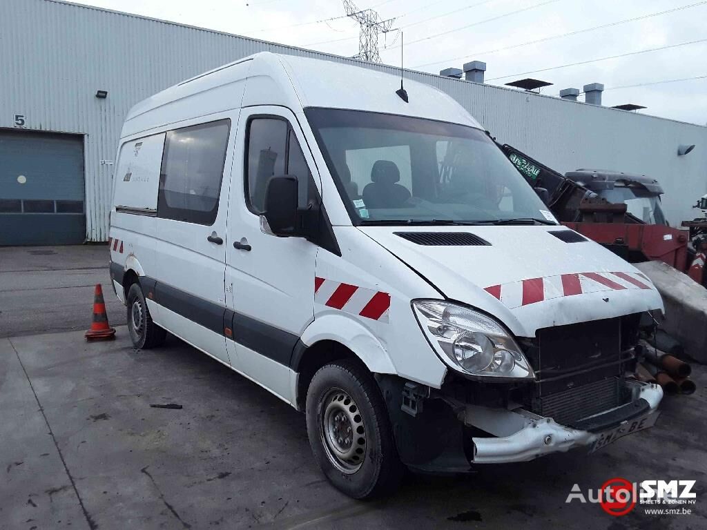 Mercedes-Benz Sprinter 311 accident box truck < 3.5t