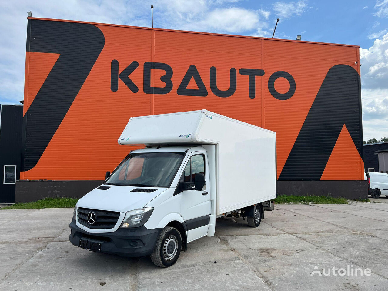 Mercedes-Benz Sprinter 316 CDI LIFT / WEBASTO / AC box truck < 3.5t