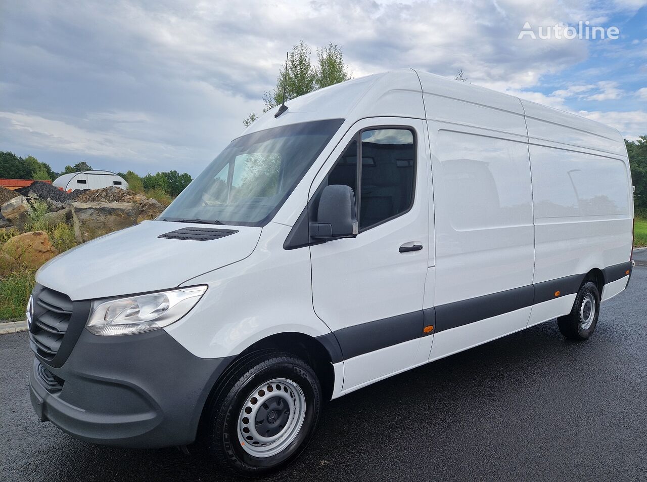 Mercedes-Benz Sprinter 317. Maxi box truck < 3.5t