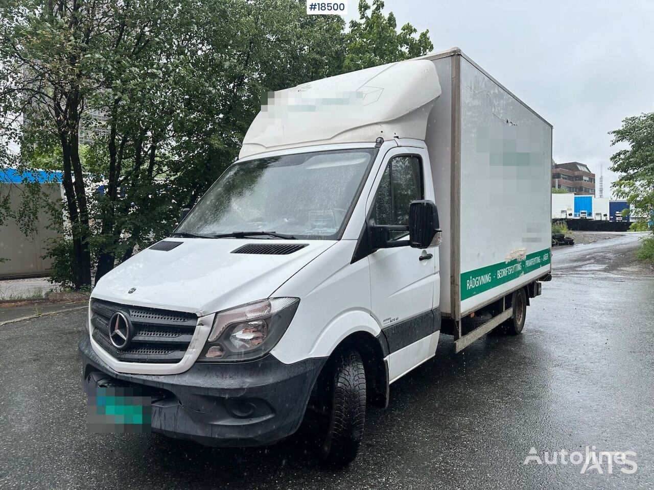 camion fourgon < 3.5t Mercedes-Benz Sprinter 4x2 w/ lift