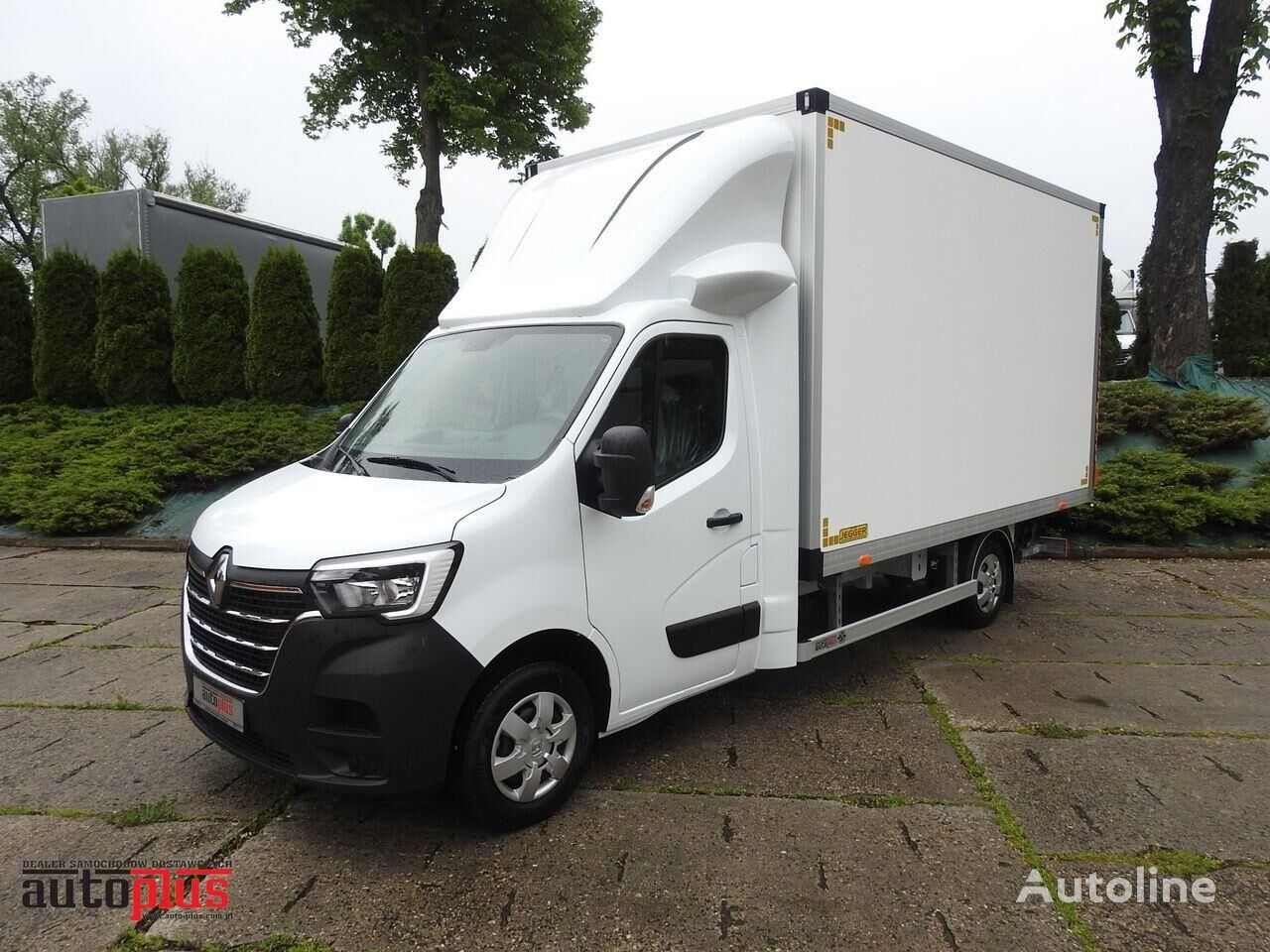 new Renault MASTER NOWY KONTENER WINDA 8 PALET KLIMATYZACJA TEMPOMAT LEDY AS box truck < 3.5t