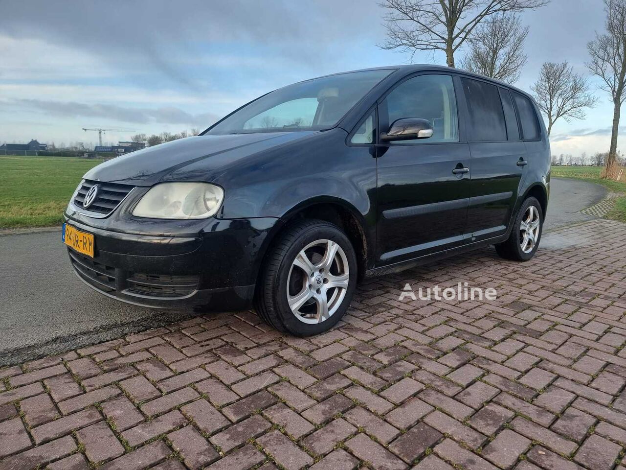 Volkswagen Touran 1.9TDI box truck < 3.5t