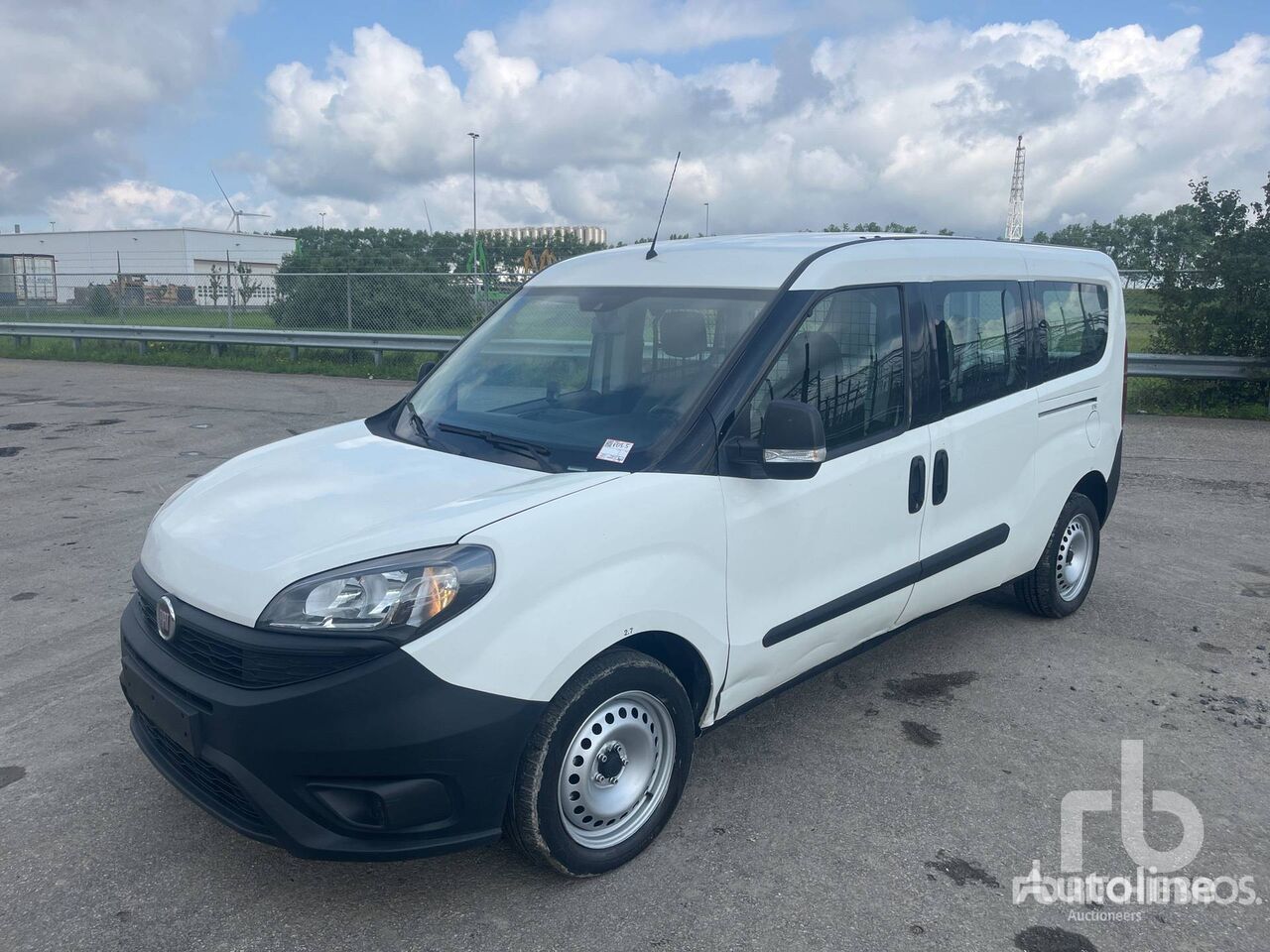 легковой фургон FIAT DOBLO