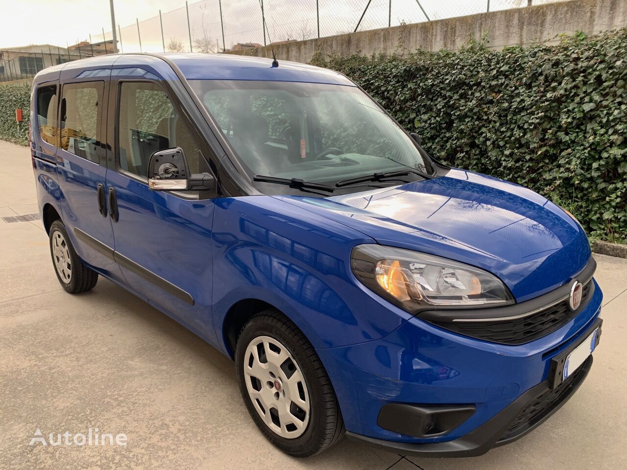 سيارة نقل بضائع صغيرة Fiat Fiat Doblo 5 Posti 120 cv 1.6 mjt 2018 - Autoline