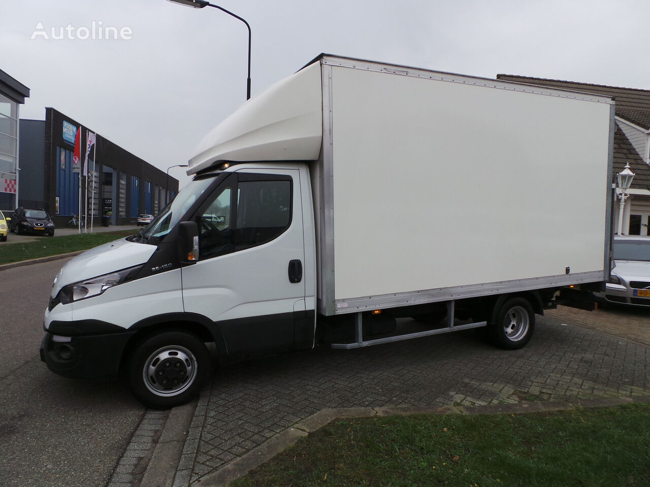 IVECO Daily 35C16 Bakwagen+laadklep furgoneta pequeña