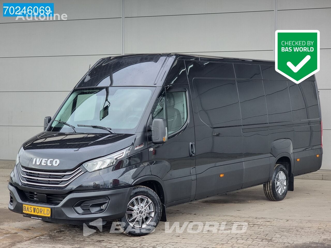 нов лекотоварен фургон IVECO Daily 35S18 3.0L Automaat L3H2 ACC Navi LED Camera Trekhaak L4H2