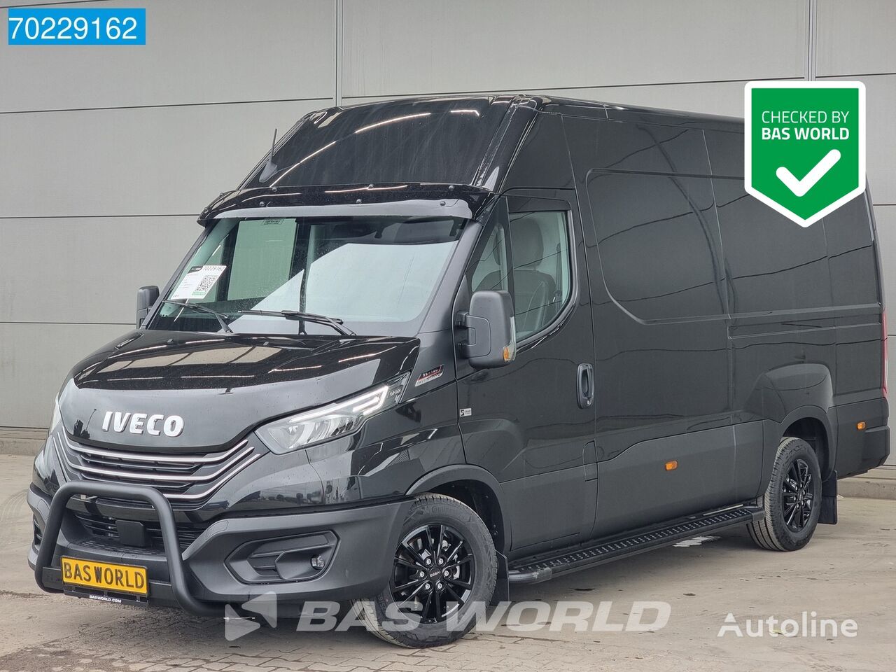 furgão compacto IVECO Daily 35S18 Automaat Black Edition Bullbar Sidesteps ACC LED Nav novo