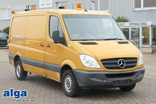 Mercedes-Benz 311 KA Sprinter 4x2, AHK, Trennwand, 3.330m lang car-derived van