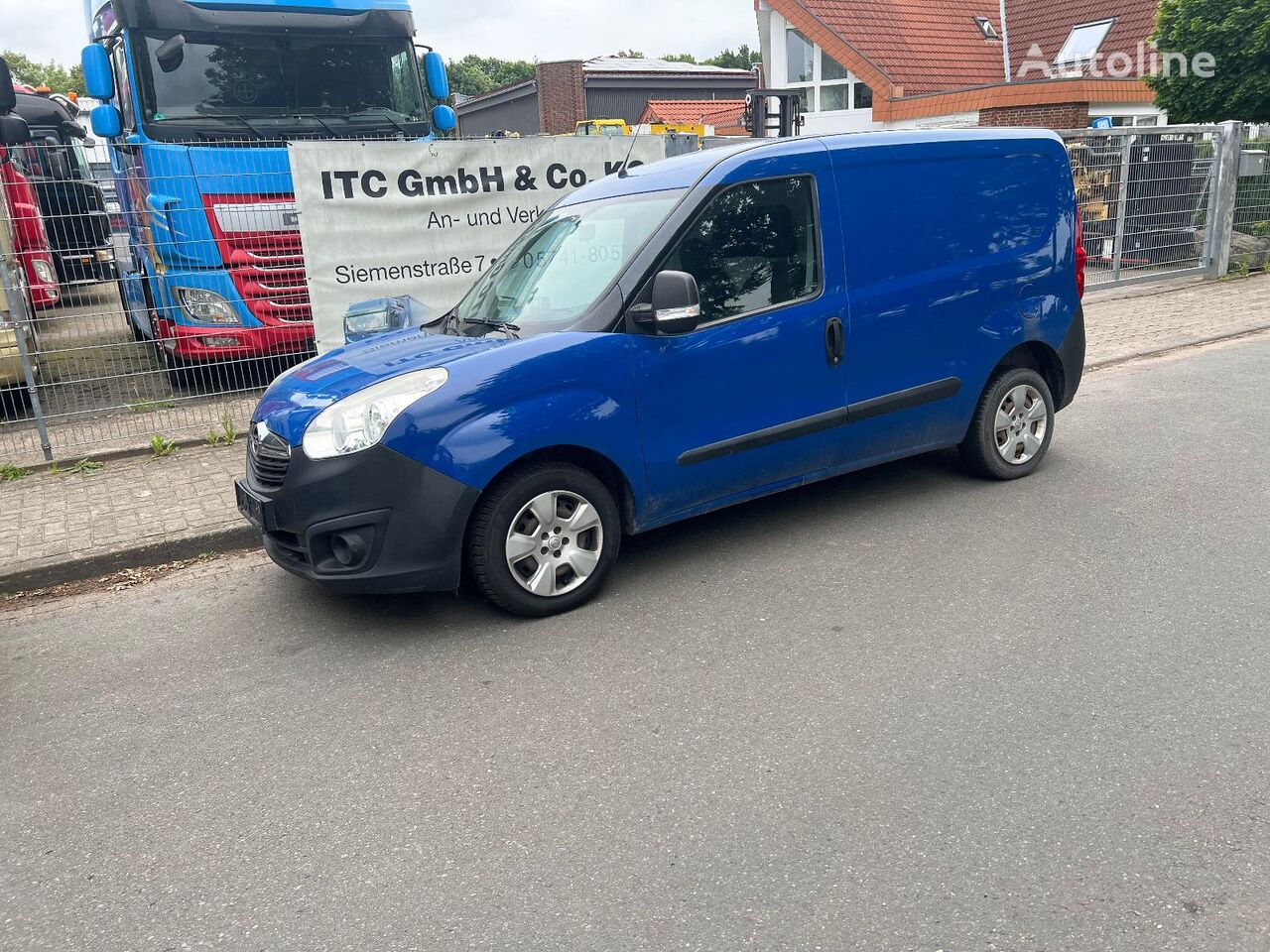 Opel Combo Van személyautóból átalakított kisteherautó