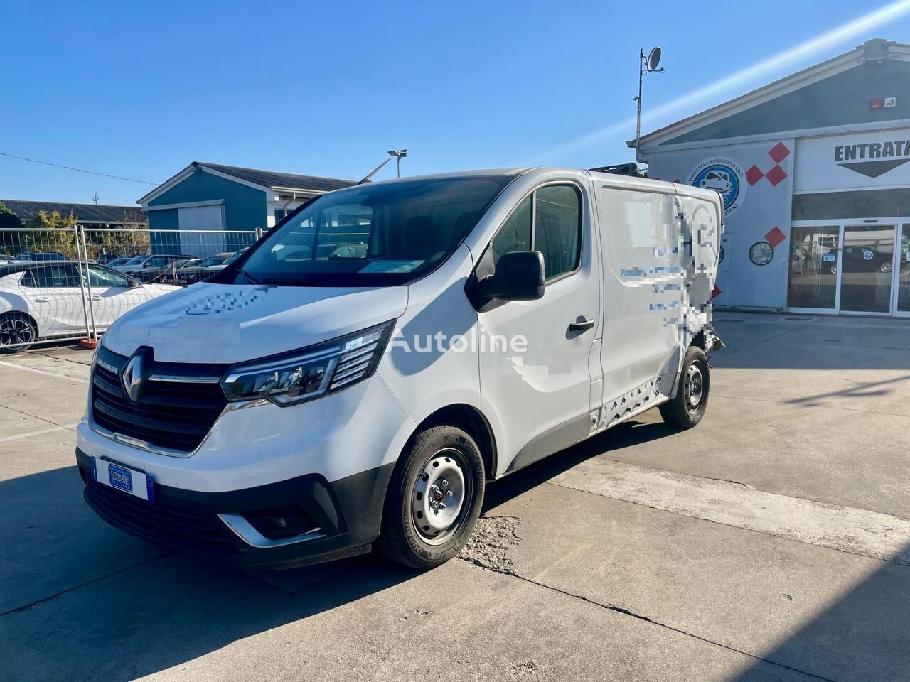 furgão compacto Renault TRAFIC 2.0 DCI acidentados