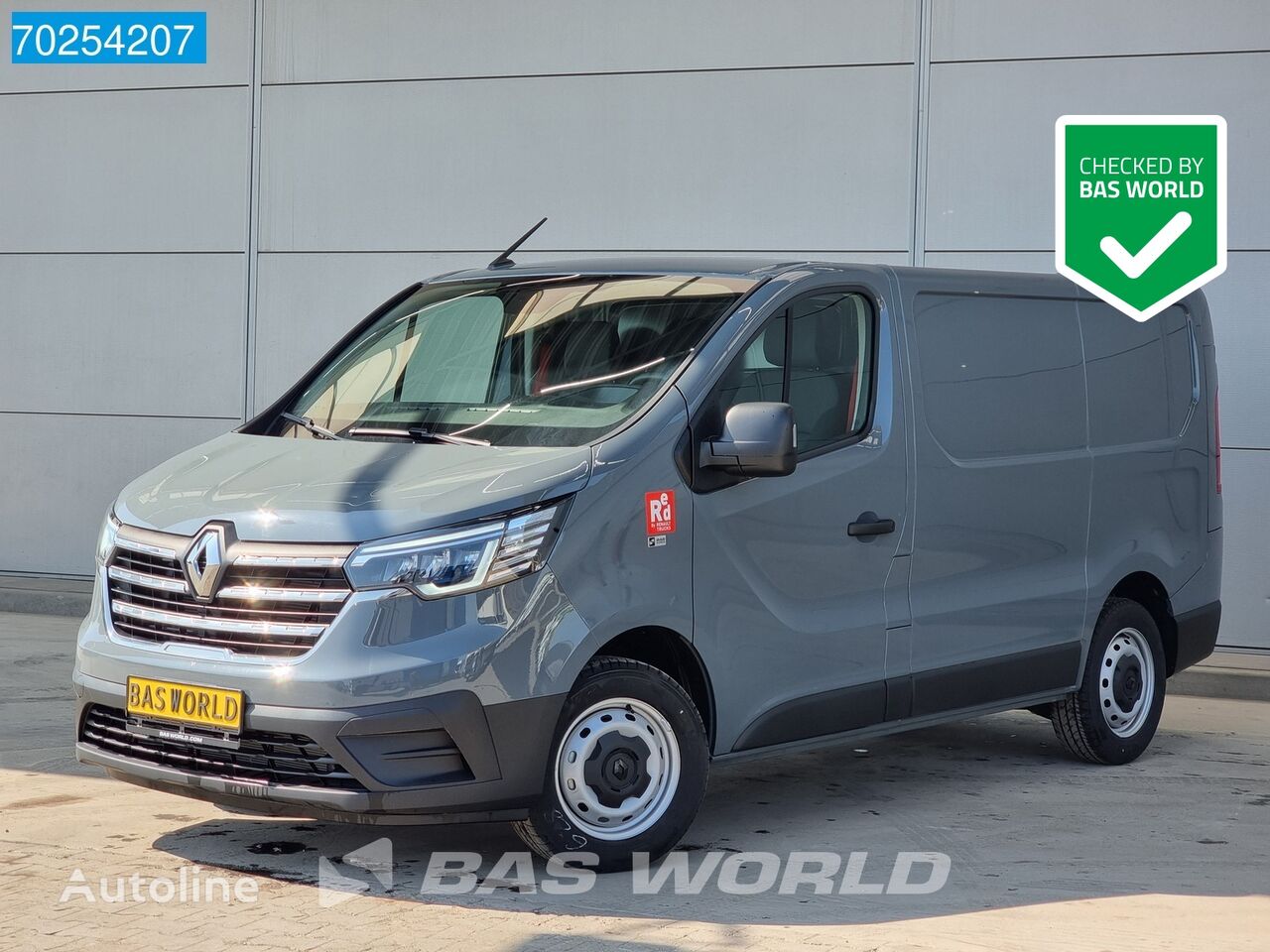 new Renault Trafic 110pk L1H1 Airco Cruise A/C Towbar Cruise control car-derived van