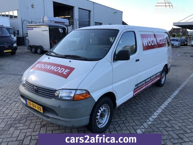 سيارة نقل بضائع صغيرة Toyota HiAce 2.5 D4-D 90 LWB Base