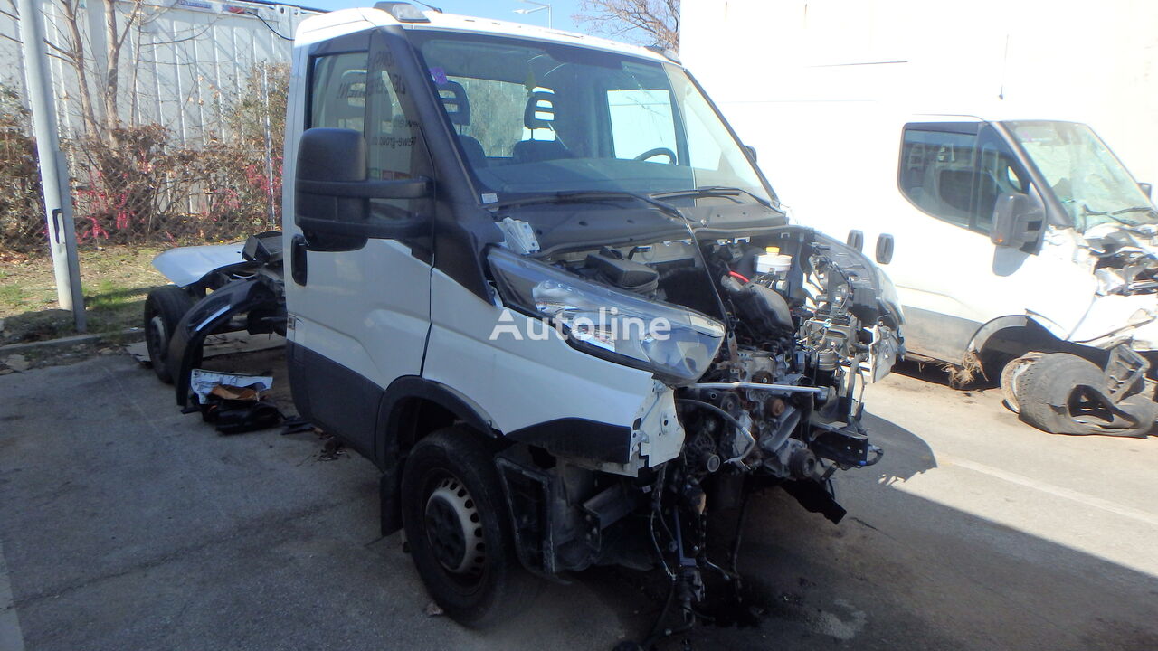 IVECO Daily 35 S14 Bj2018 Tylko 175Tkm Uszko camión chasis < 3.5t