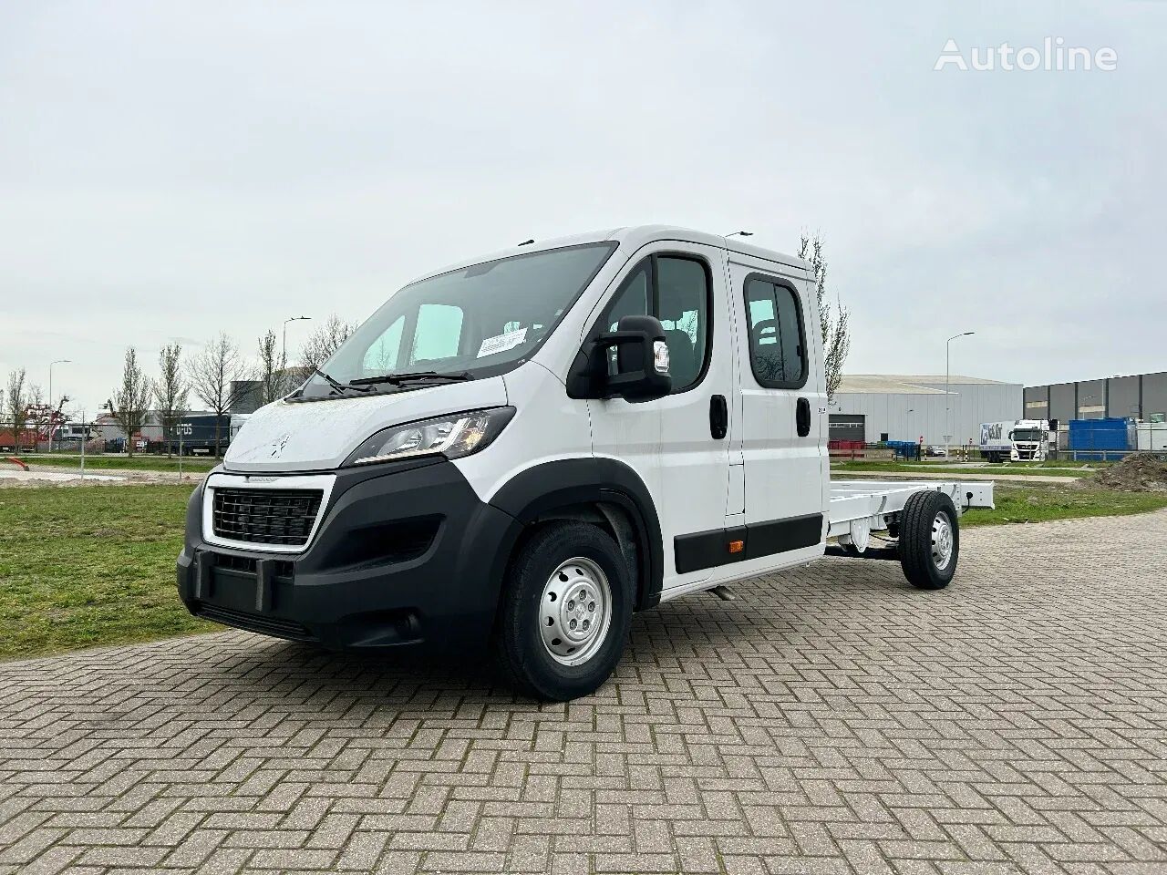 Peugeot Boxer L3H2 - 2.0D Blue - 160 HP - 7 SEATS - NEW - 8 UNITS camión chasis < 3.5t nuevo