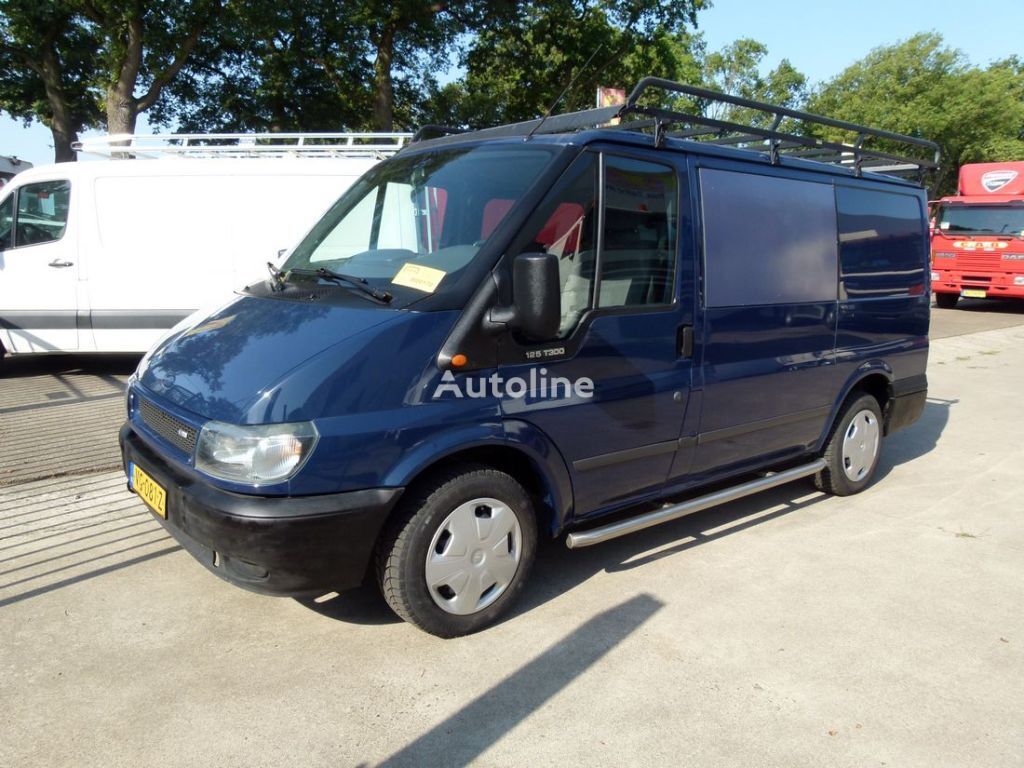 Ford TRANSIT 300S FD DC 125 LR 4.23 closed box van