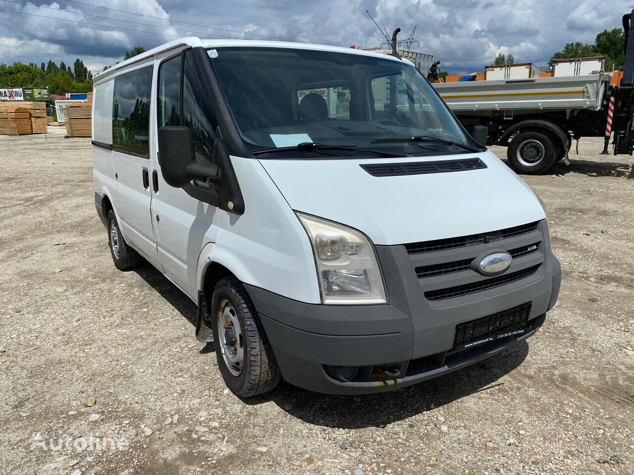 μίνι φορτηγό κόφα Ford Transit 280 2,2 tdci Van - 6 persons