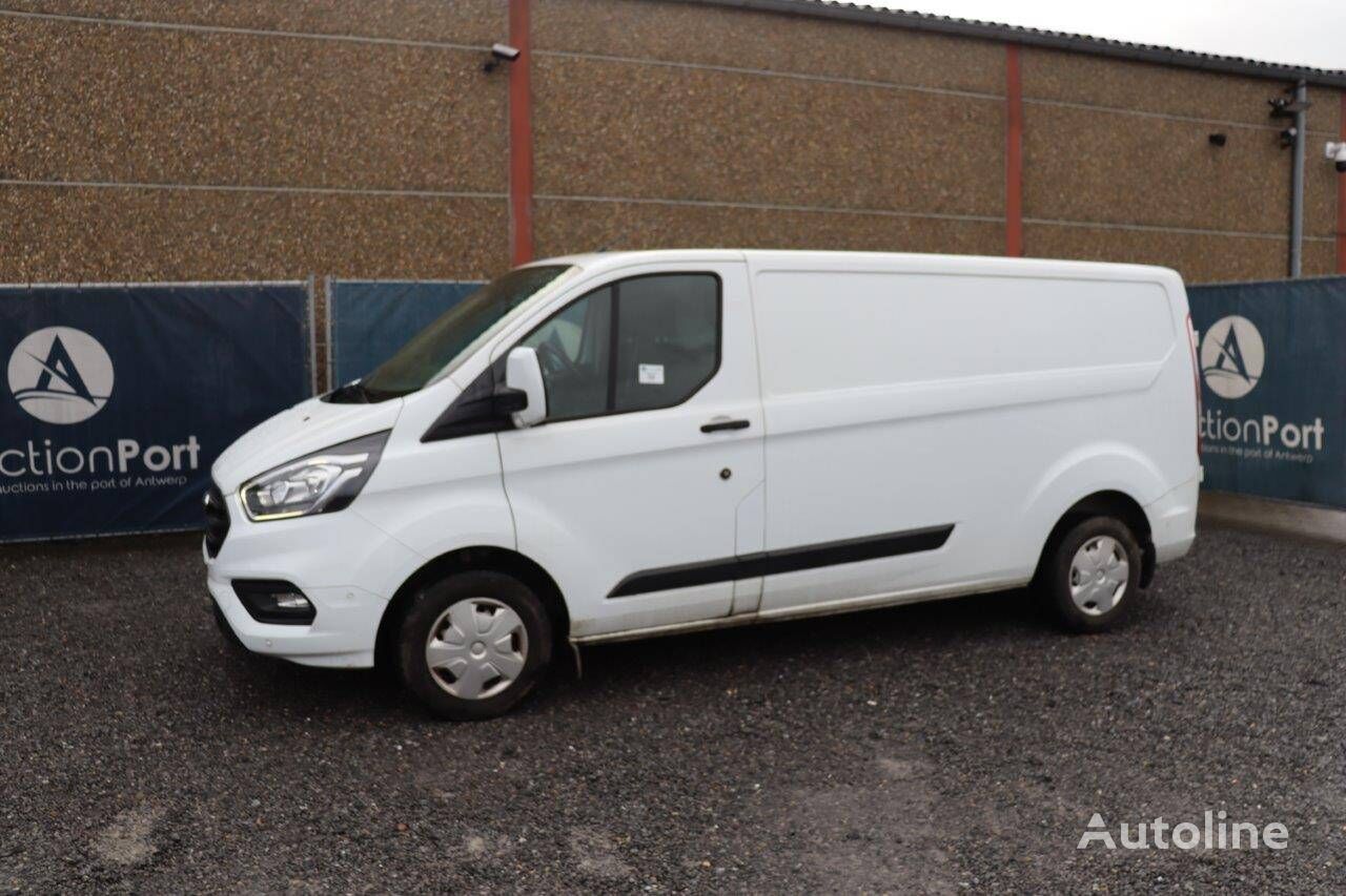 Ford Transit Custom closed box van