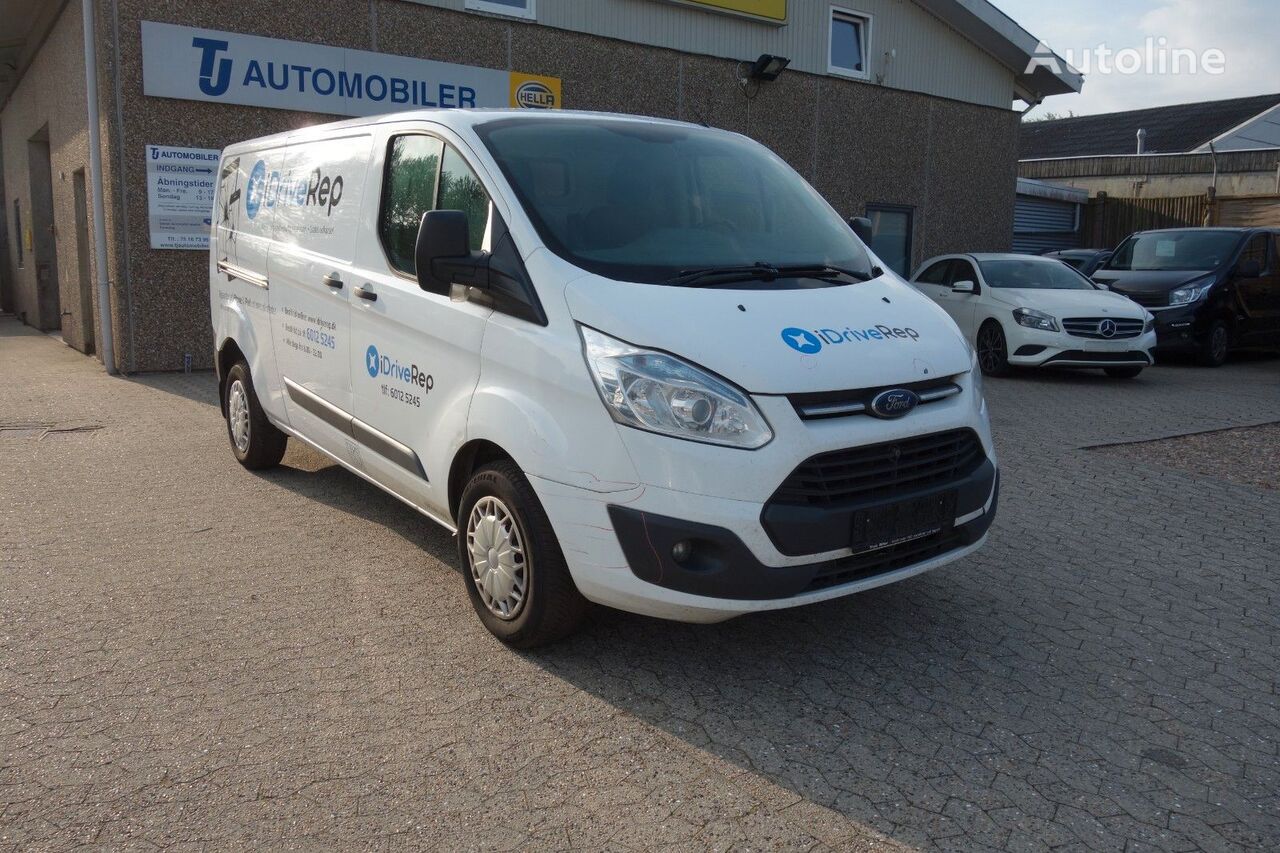 الميكروباصات شاحنة مقفلة Ford transit custom 330l2