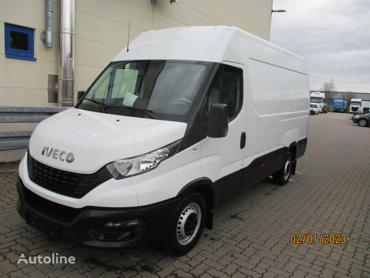 fourgon utilitaire IVECO 35S16