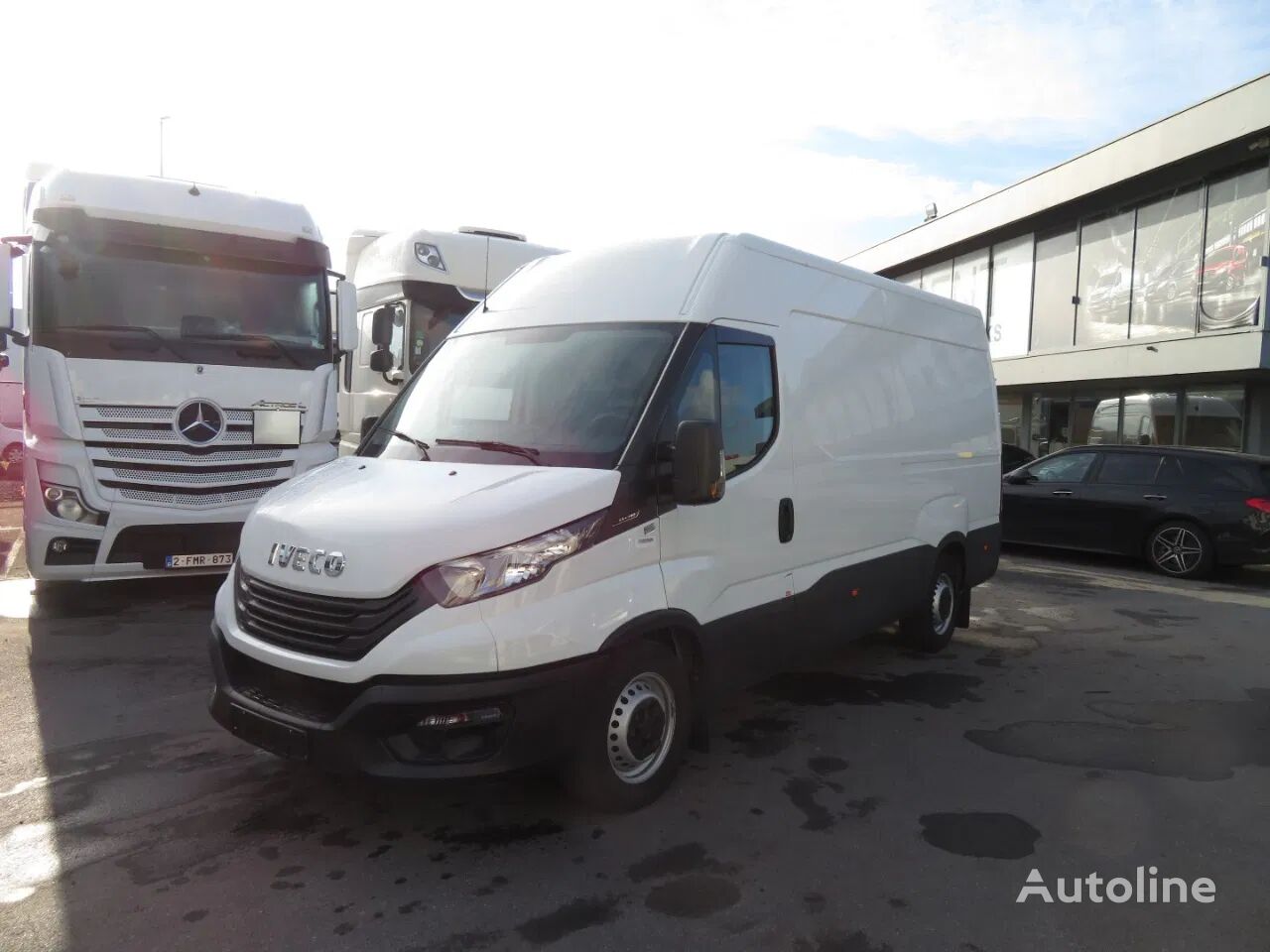 IVECO DAILY 35 S 16 closed box van