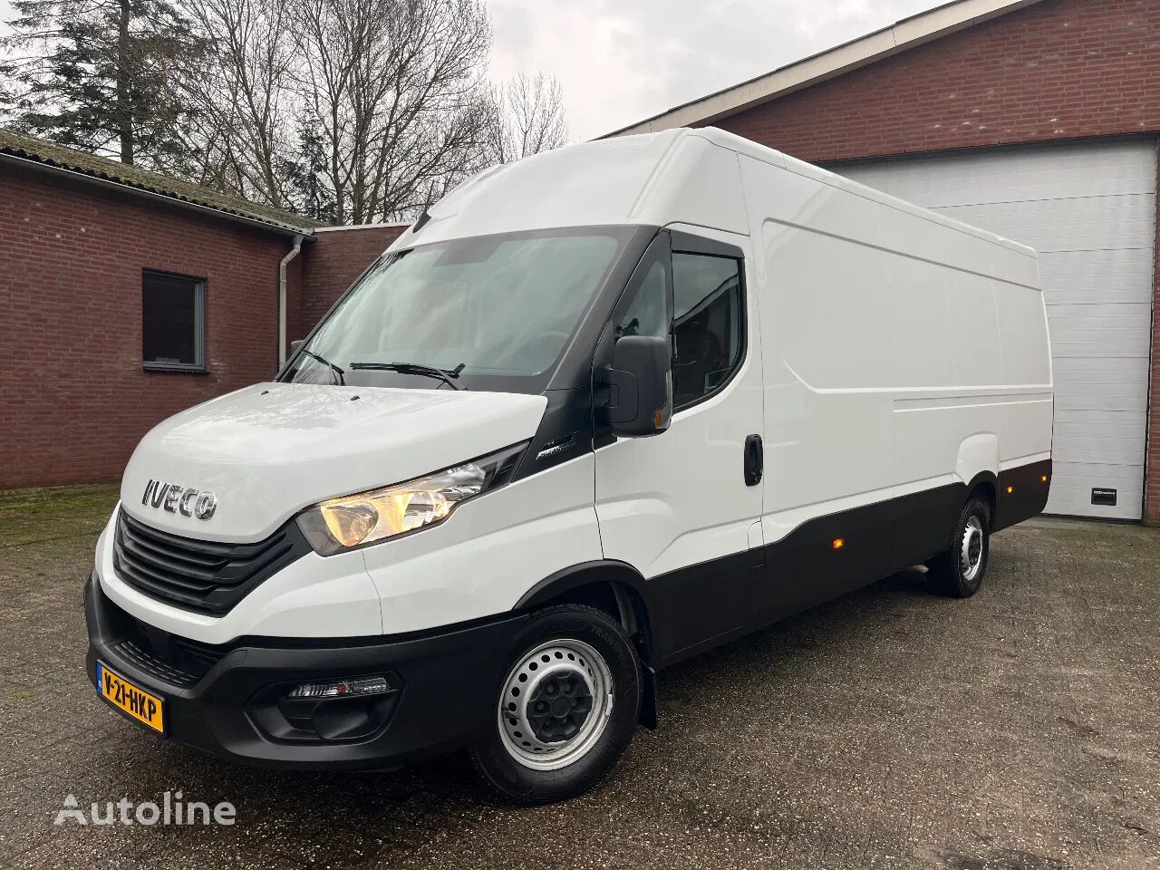 IVECO Daily 35-160 H2 L3 Navi Camera Airco Automaat closed box van