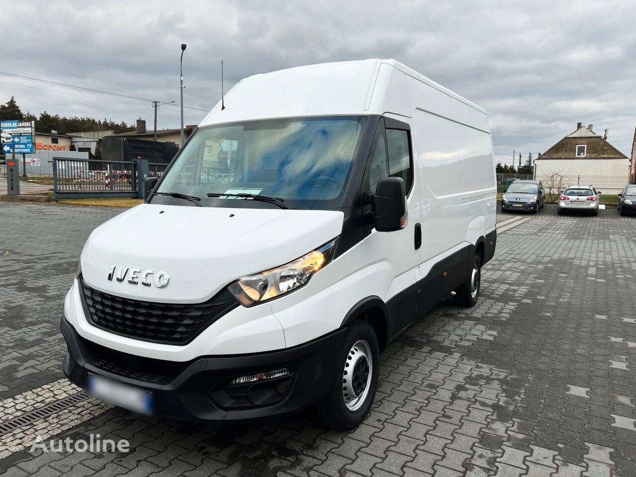 IVECO Daily 35S14 Kasten L2H2  closed box van