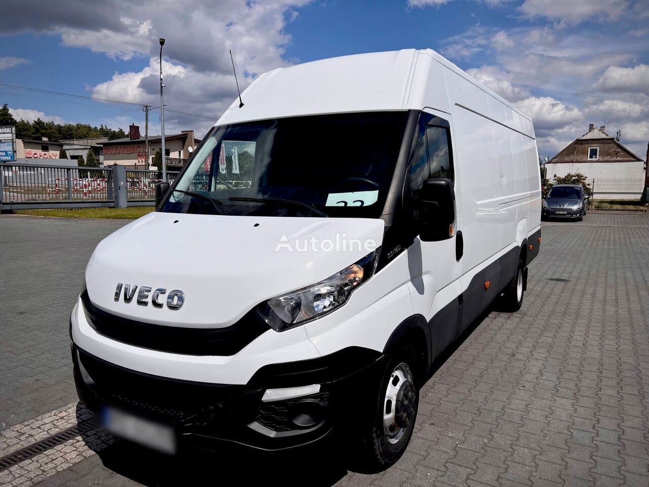 الميكروباصات شاحنة مقفلة IVECO Daily Kasten 35C13