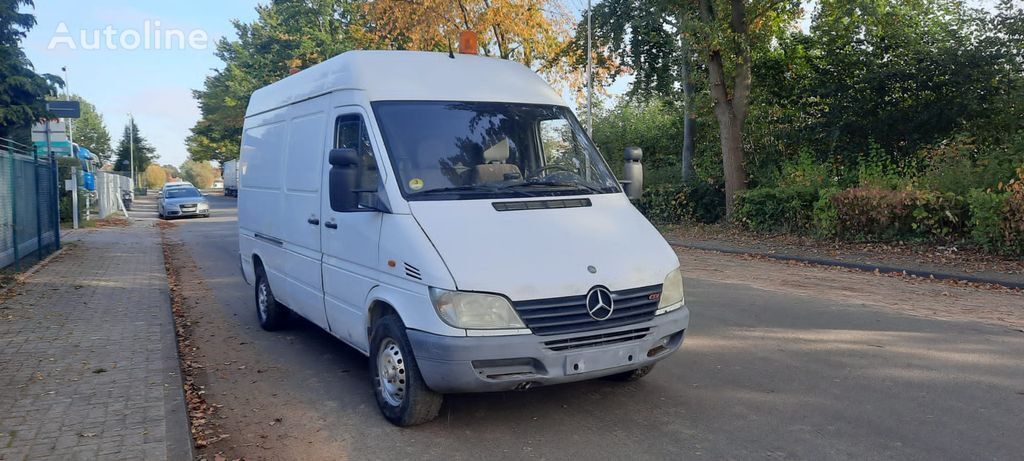 Mercedes-Benz 311 Lang Hoch German Truck パネルバン