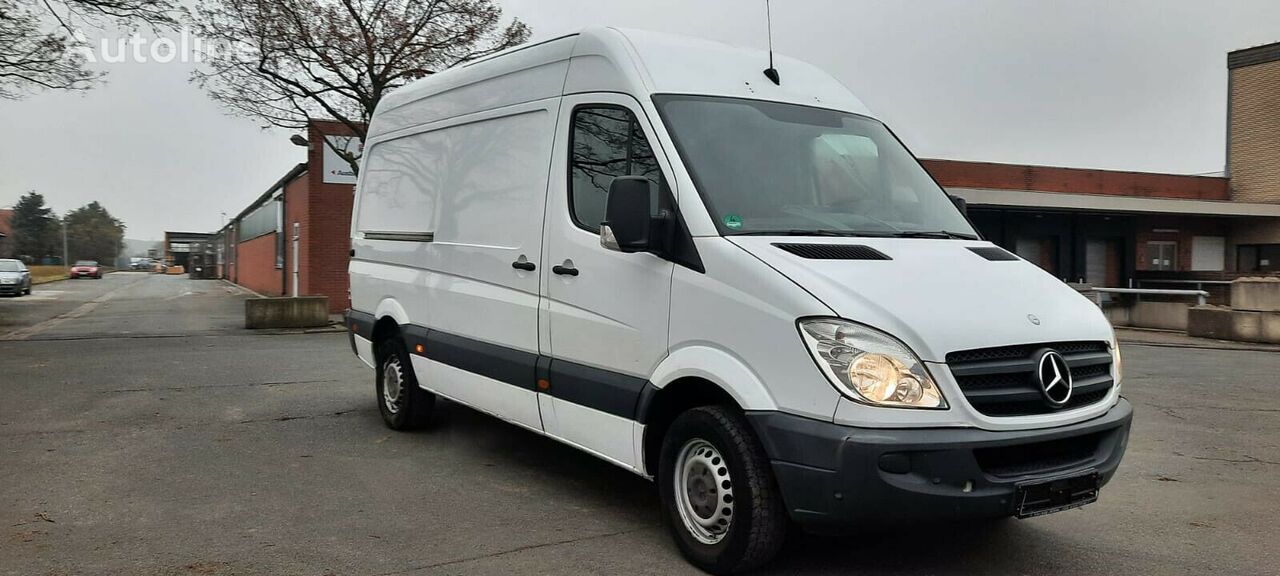 Mercedes-Benz 313 Kstenwagen closed box van