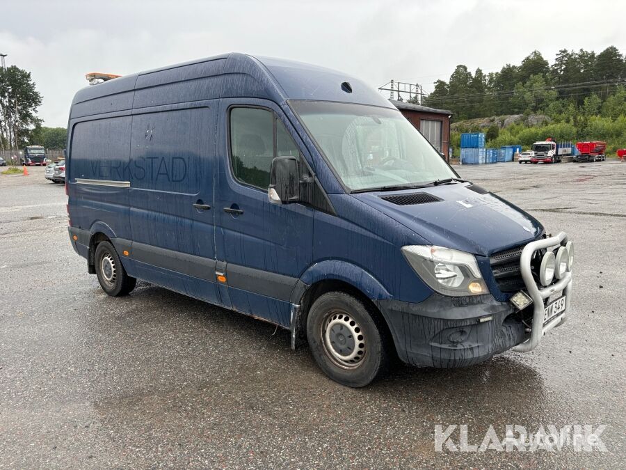 Mercedes-Benz Sprinter closed box van