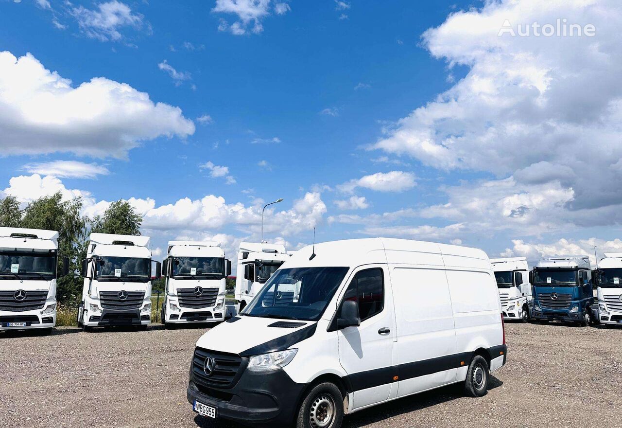 الميكروباصات شاحنة مقفلة Mercedes-Benz Sprinter