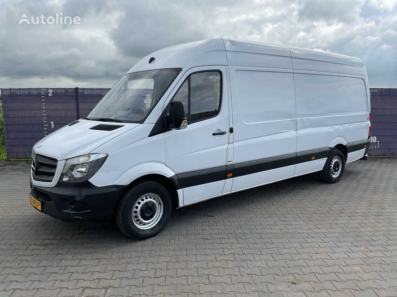 Mercedes-Benz Sprinter closed box van